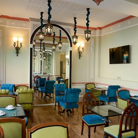 Hotel Villa-lamartine 3*