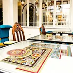 Hotel Villa-lamartine 3*