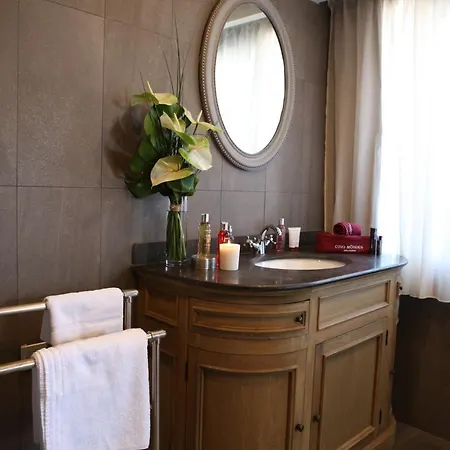 Hotel Villa-lamartine 3*