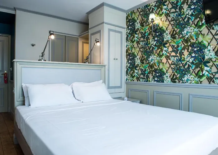 Otel Villa-lamartine 3*